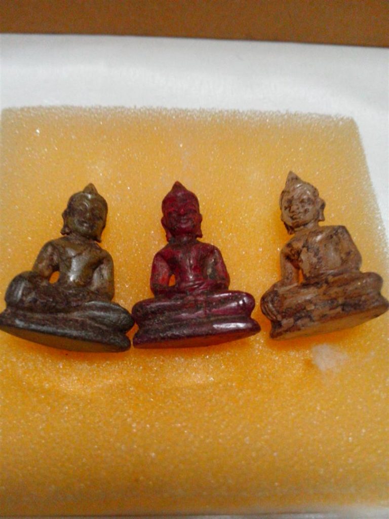 พระแก้วหลากหลายสี