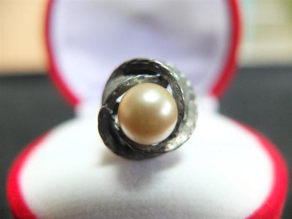 แหวนมุกสีทองมุกโบราณเก่า