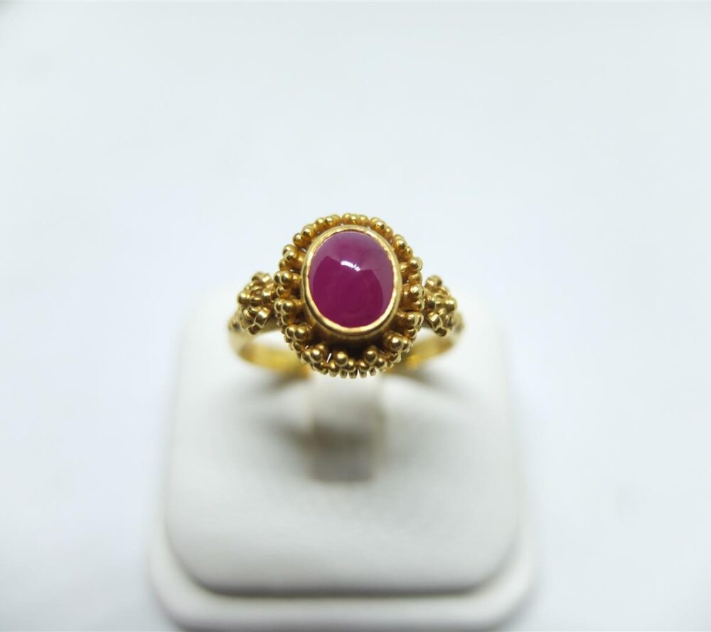 แหวนทองยอดทับทิมพม่า